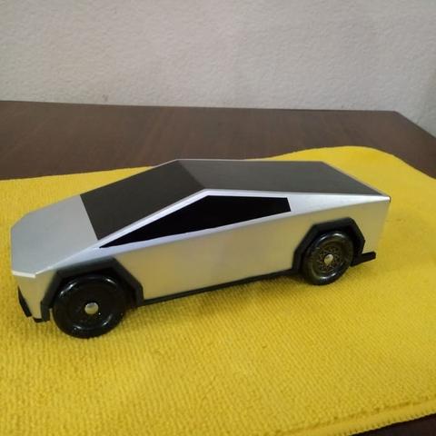 Andrew’s Pinewood Derby model Cybertruck