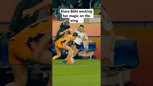 Klara Bühl ⨁ Lea Schüller = Slow motion heaven 😍