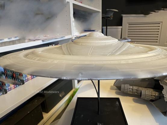Front edge of the saucer section
