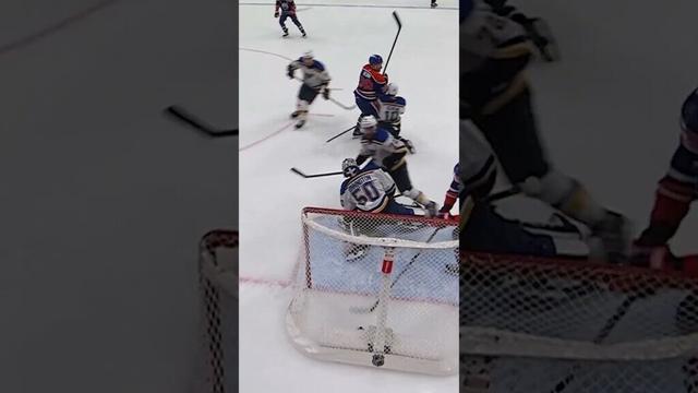 Yeah... McDavid's back! 🥶🍎💥