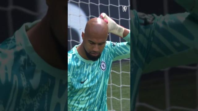 Unbelievable save from SANCHEZ😳