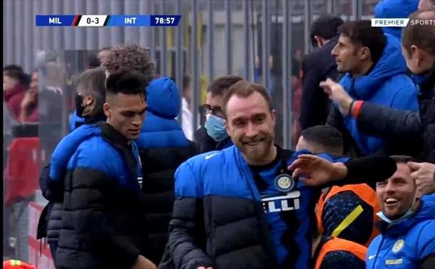You guys love seeing Eriksen happy so here's him smiling ear to ear yet again and enjoying his life at Inter.