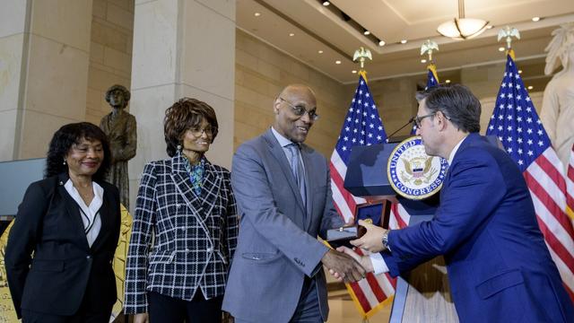 Black female WWII unit, 'Six Triple Eight,' receives congressional medal