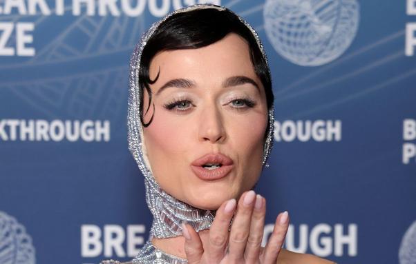 Katy Perry répond à la haine reçue en ligne depuis son voyage dans l’espace