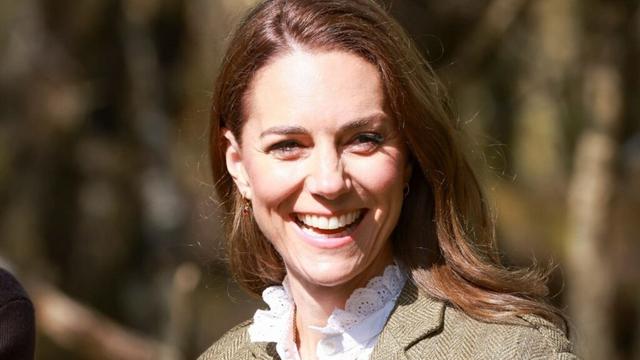 William and Kate bump into veteran TV star on ferry while celebrating 14th wedding anniversary in Scotland