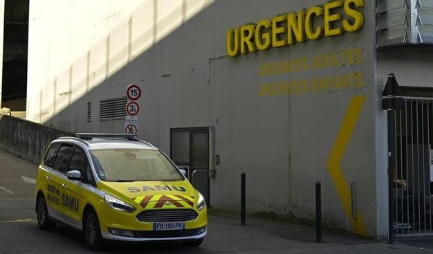 Incarcéré dans sa voiture, un jeune homme de 20 ans gravement blessé près de Nantes