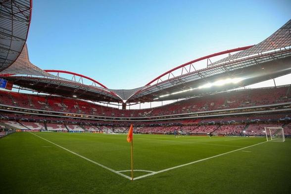 A Bola | Benfica ainda não conseguiu pagar ordenados a funcionários devido ao apagão