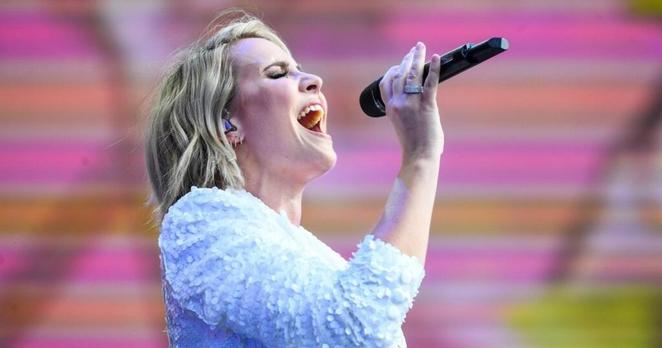 How British pop icon makes thousands from 'obsessive' side hustle