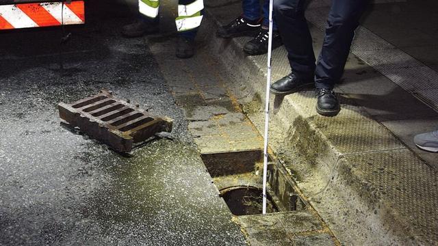 Unfall in Braunschweig: Ring im Gully kostet Mann das Leben | Regional