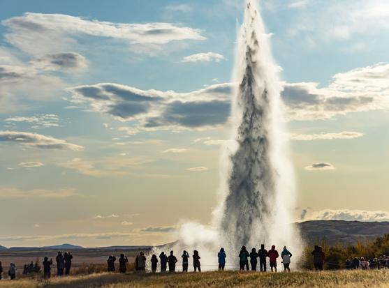 What are geysers, how do they work and where they are?

Among the most fascinating natural events, geysers are intermittent eruptions of hot water and steam. Let’s find out how they are formed, where they are and how they work.

continua su: https://www.geopop.it/cosa-sono-i-geyser-come-funzionano-e-dove-si-trovano/
https://www.geopop.it/