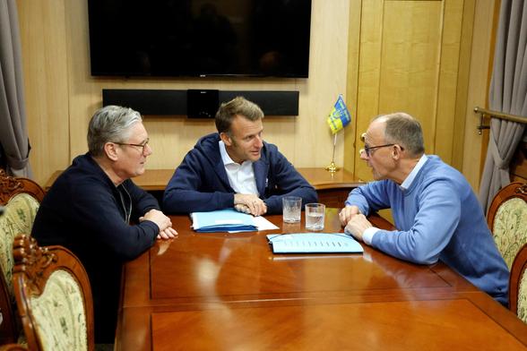 Emmanuel Macron se rend à Kiev pour un sommet de la "coalition des volontaires" avec plusieurs dirigeants européens