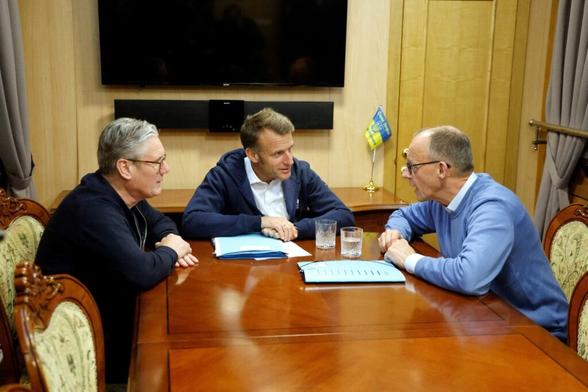 Emmanuel Macron se rend à Kiev pour un sommet de la "coalition des volontaires" avec plusieurs dirigeants européens