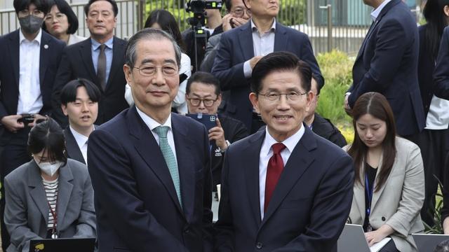S.Korea’s conservatives in tailspin over flipped presidential pick