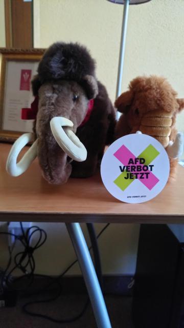 Wuschel und Linus sind für ein #fckafd Verbot.