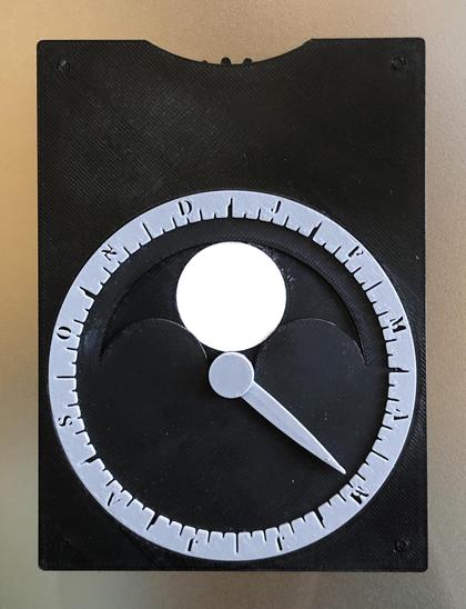 Mechanischer Mondrechner „Meton“ Mit der Anzeige Vollmond für 12. Mai.