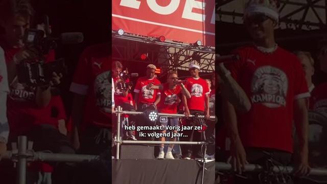 Noa Lang gaat los op de huldiging van PSV 🗣️🔥 #lang #psv #eindhoven