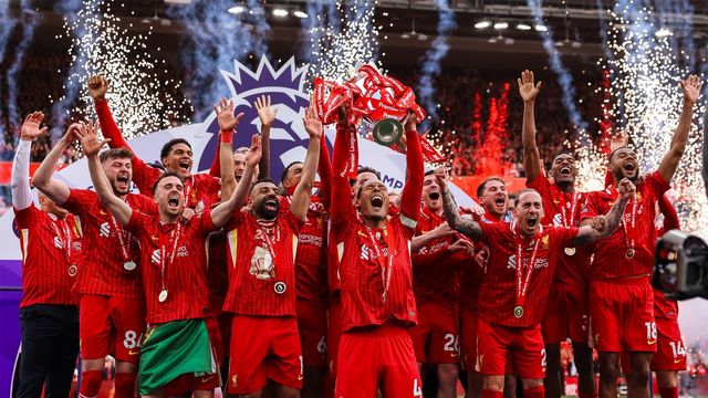 Virgil Van Dijk, lifting the Premier League trophy.