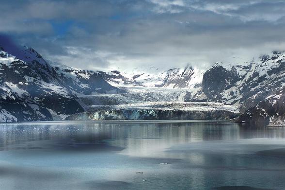 Images from my Photographic Artwork Portfolio can be purchased from my Pixels website at reasonable prices as prints or displayed on various products.

One of a series of images of an amazing Alaskan Landscape.

#Photography  #FineArtPhotography #BuyIntoArt  #AYearForArt #print #photography #mastodon #mastophoto #mastoart #photo 

https://john-hughes-photographic.pixels.com/featured/alaskan-landscape-169-john-hughes.html
