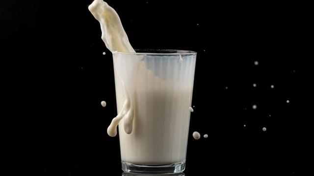 Why Are Health Influencers Drinking Raw Milk at the White House?