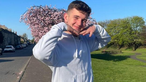 A young man in Scotland near Falkirk went missing, His name is Cole Cooper. Today is the third week he is missing. Police Scotland is appealing for more information.