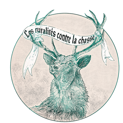Gravure vintage dans les tons bleu-vert foncés et représentant une tête de cerf mécontent. Une bannière est accrochée à ses bois et indique "Les ruralités contre la chasse"