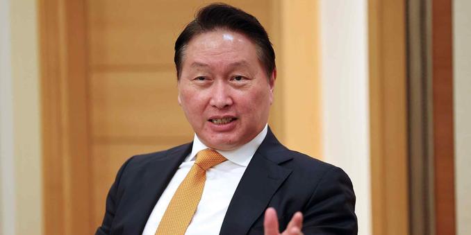 SK Group chairman proposes joint South Korea-Japan purchase of US gas
