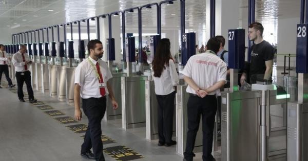 No EU airport egates for Britons until after the summer