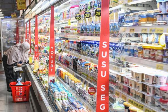 RI consumers trading down as economic strain persists