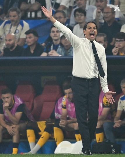 Inter Milan's Italian coach Simone Inzaghi gestures from the techincal area during the UEFA Champions League final football match between Paris Saint-Germain (PSG) and Inter Milan in Munich, southern Germany, on May 31, 2025.