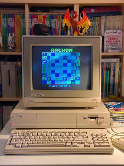 Amiga 1000 playing the game Archon