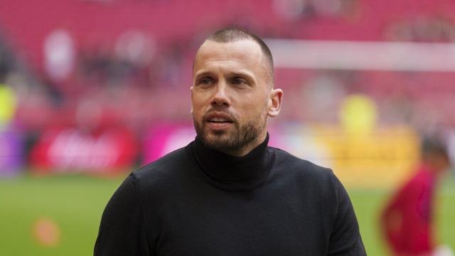 Ajax to participate in the Como Cup during pre-season.