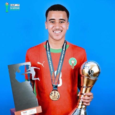 [Fabrizio Romano] Real Madrid interested in 16-year-old Moroccan talent Abdellah Ouazane from Ajax, per @Rodra10_97. Talks ongoing.