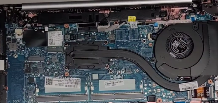 HP EliteBook 840 G6 bottom view - motherboard with no memory modules