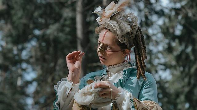 "The Ugly Stepsister": "Schönheitsindustrie nutzt Unsicherheiten aus" | NDR.de - Kultur