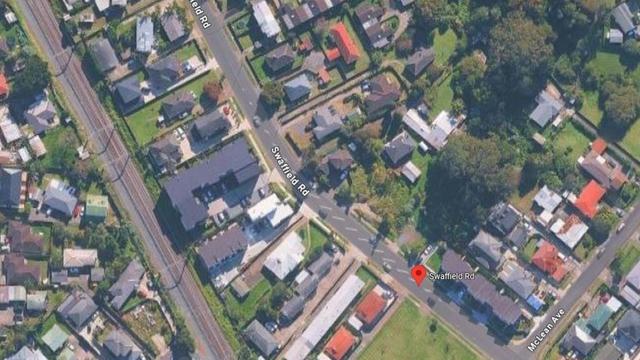 Papatoetoe stabbing: One person seriously injured, offender on the run
