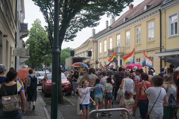 Die Parade im Regen