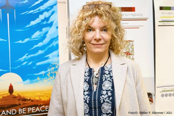 Prof. Dr. Olena Pchelintseva forscht derzeit mit einem Stipendium der Philipp Schwartz-Initiative an der JGU. (Foto/©: Stefan F. Sämmer / JGU)