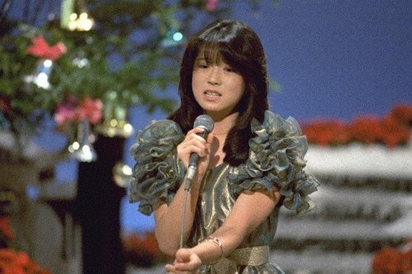 「中森明菜 in 夜のヒットスタジオ フジテレビTWOセレクション」、7月13日放送決定。歌唱シーン35曲を大特集、計120分超えのTV初の大ボリューム - TOWER RECORDS ONLINE
