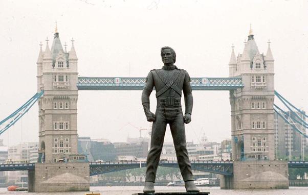 30 years later, where are Michael Jackson's giant 'HIStory' statues now?