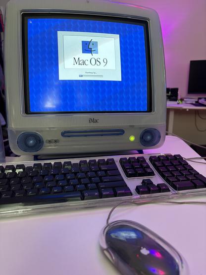 An iMac G3 booting up