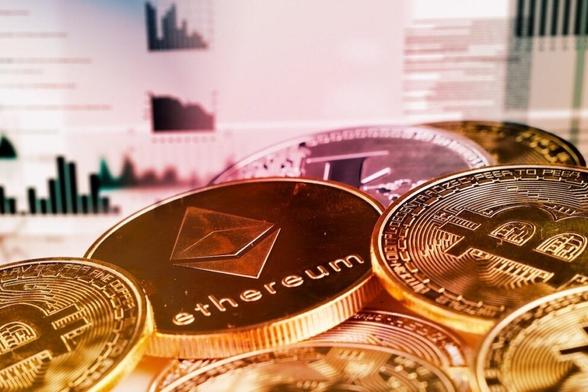 Bitcoin, Ethereum, XRP, Dogecoin Grind Lower Ahead Of Friday Inflation Data Release