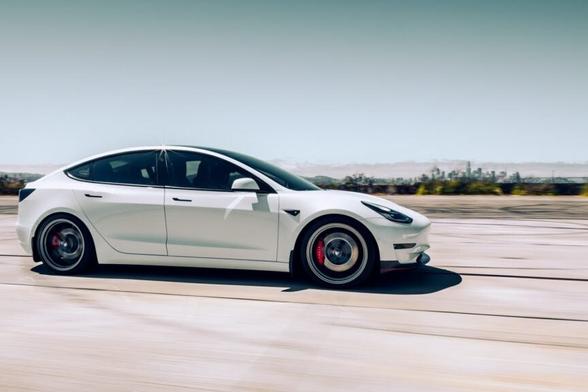 Elon Musk Reacts After Tesla Completes Autonomous Delivery Of Model Y: From Factory To Customer Home Across Town, Through Highways - Tesla (NASDAQ:TSLA)