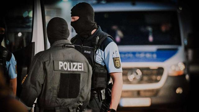 Großeinsatz in Hessen – Ermittlungen gegen insgesamt zwölf Personen