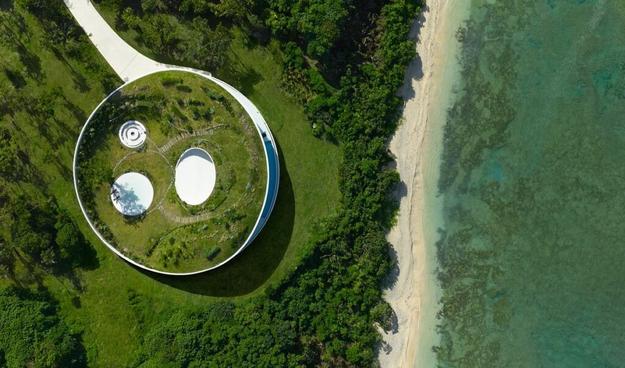 Sou Fujimoto completes circular villa on Japanese island for NOT A HOTEL network | News