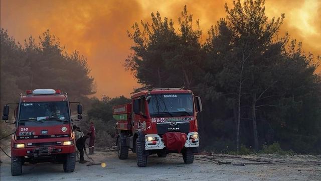 Under extreme heat, Turkey continues to struggle with wildfires