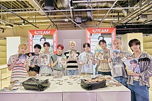 &TEAMが緊急お忍び訪問、K-POP総合デパート「D'PARTMENT」を楽しむ - Billboard JAPAN