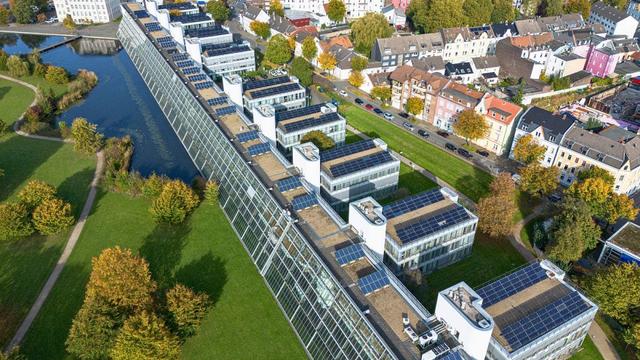 World surpasses 40% clean electricity with Europe leading as a 'solar superpower' World surpasses 40% clean electricity with Europe leading as a 'solar superpower'
