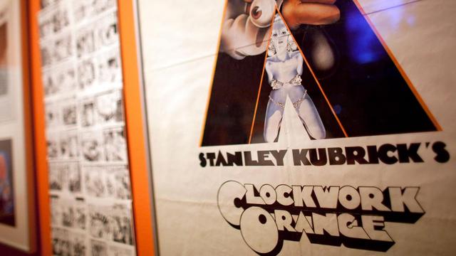 Ein Plakat des Films "Clockwork Orange" in einer Ausstellung über den Regisseur Stanley Kubrick in der Cinematheque Francaise in Paris.