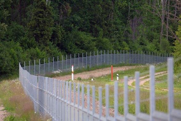 Skamba visa Lenkija, ką nusprendė Lietuva: Jie „užmūrys“ sieną su Rusija ir Baltarusija (Žemėlapis) Skamba visa Lenkija, ką nusprendė Lietuva: Jie „užmūrys“ sieną su Rusija ir Baltarusija (Žemėlapis)