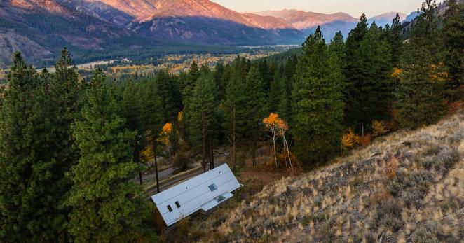 Corey Fitch, a builder, created a second home for his family in Winthrop, Wash., by bartering services with his architect friend Ben Humphrey.